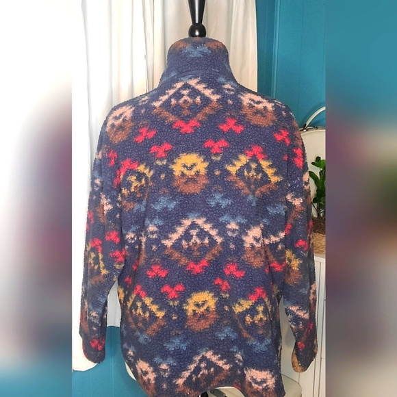 Patterned Fleece - Picture 2 of 3